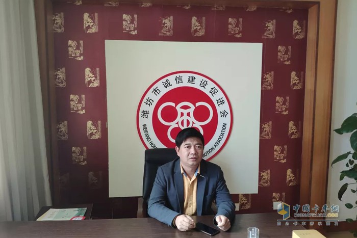 陕汽重卡 渣土车