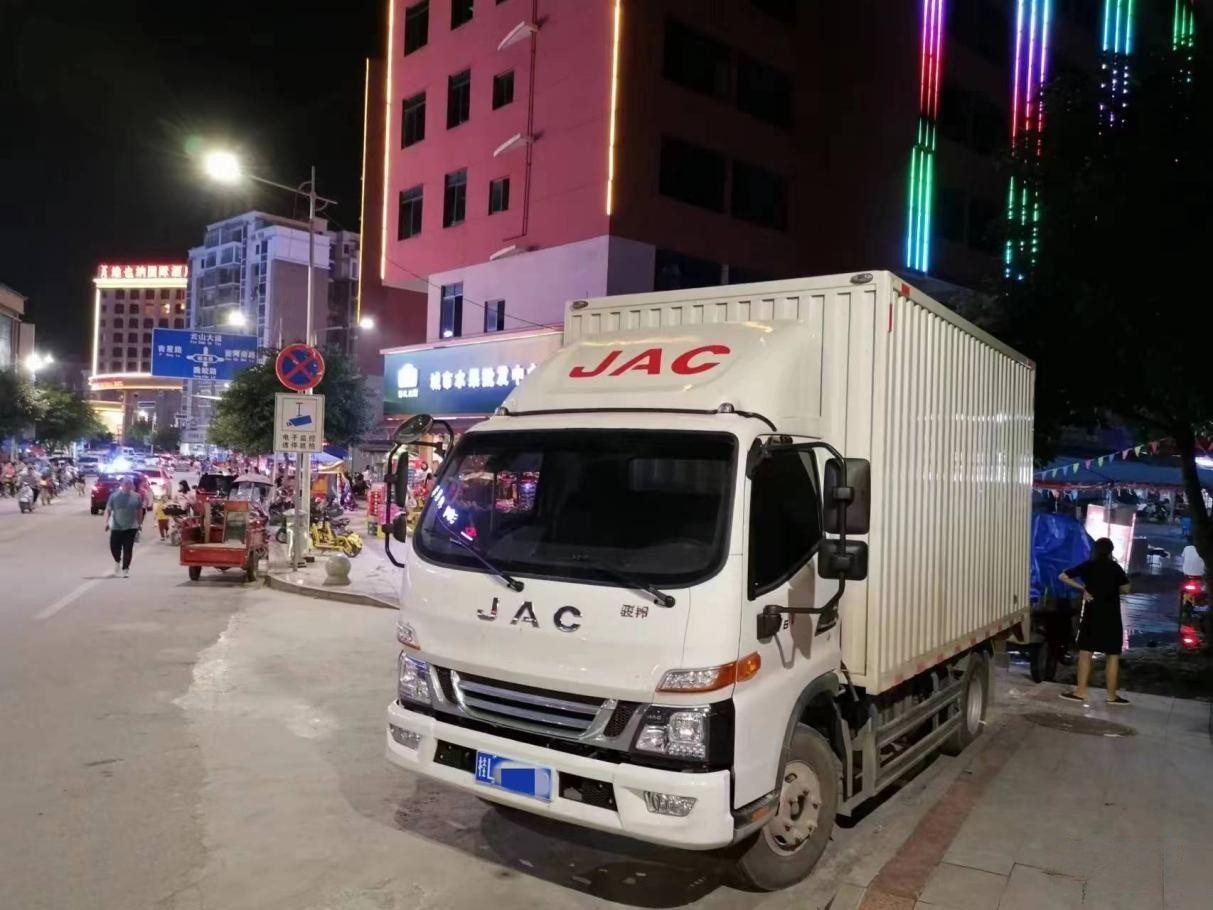 拉水果跑运输,他说江淮1卡骏铃让他快人一步