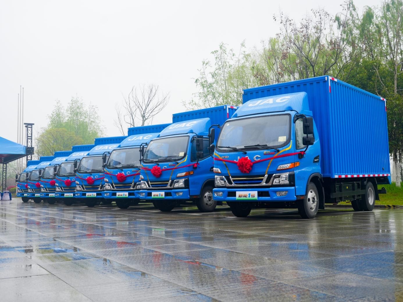 大单不断!江淮1卡提速驶入新能源商用车赛道,实现全面领先