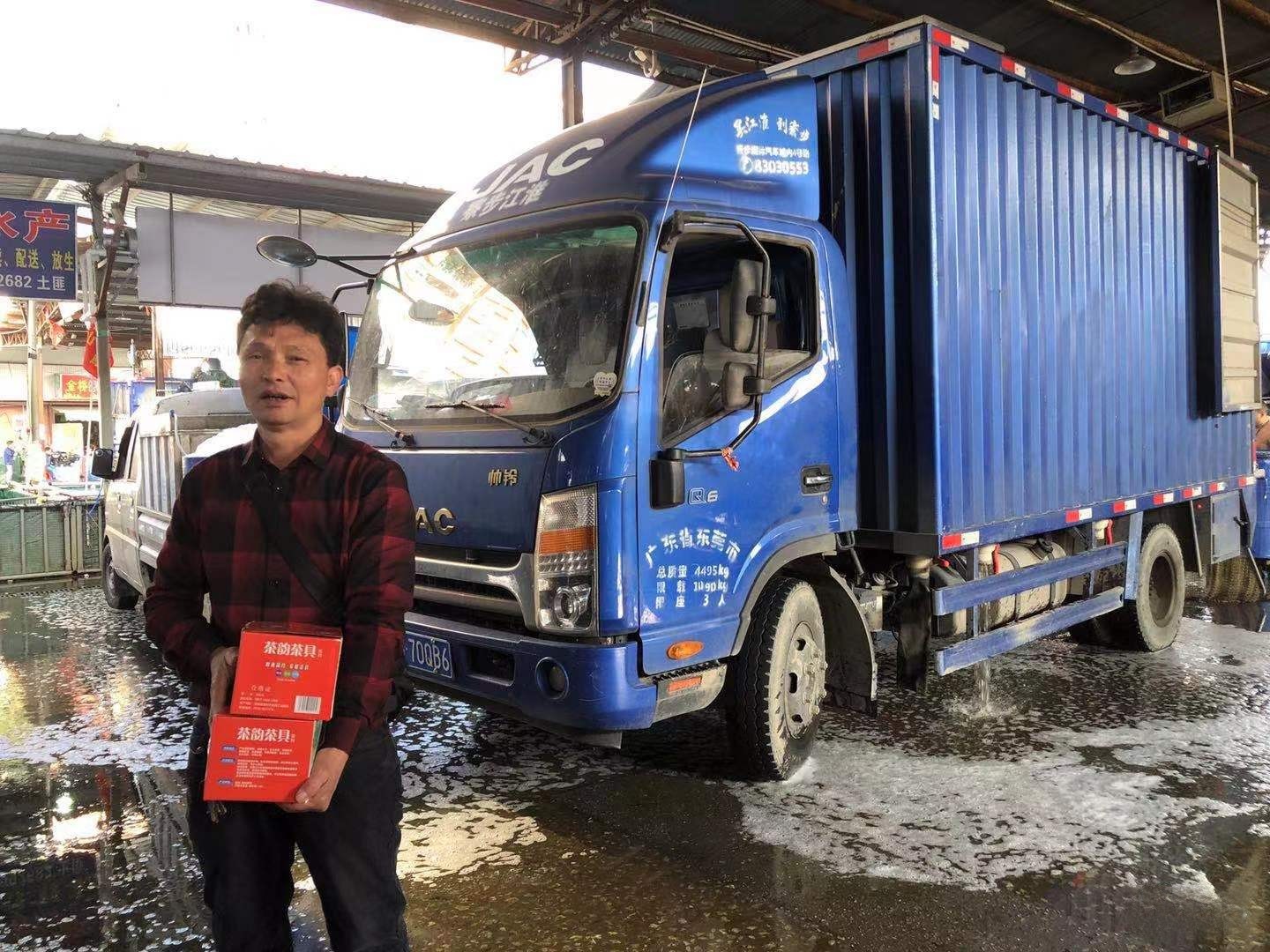 水产运输抢时间,江淮1卡帅铃为什么让他觉得踏实?
