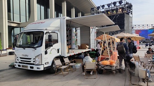 十年新愿,初心未改,翼放轻卡加速新征程