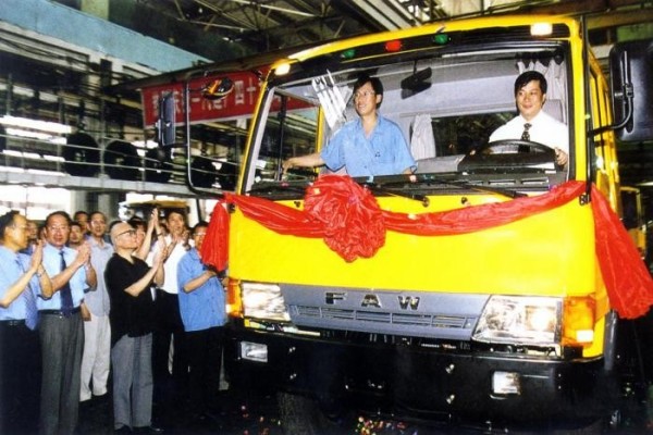 “走进解放卡车”系列栏目:大!大!大!大!四大!