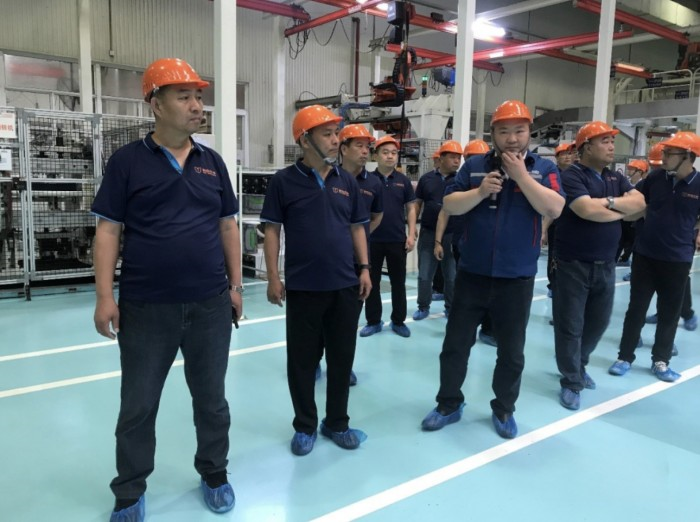 现场签约100台,联合C9趟数之王成为邯郸重卡商会的“心头好”!