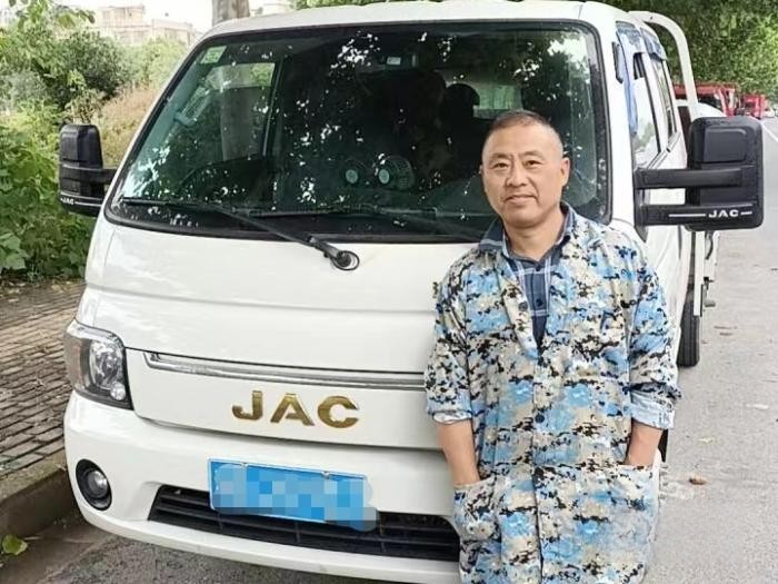 啤酒热销,超市老板开江淮1卡恺达化身“外卖员”!