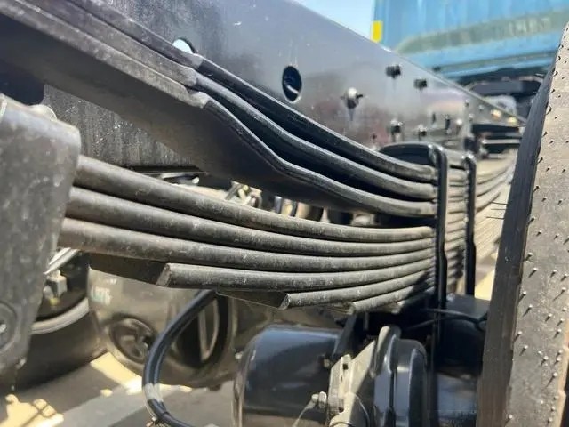 轻卡市场的“爆款”,一汽解放虎6G凭啥吸引年轻人?