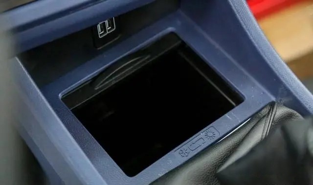 轻卡市场的“爆款”,一汽解放虎6G凭啥吸引年轻人?