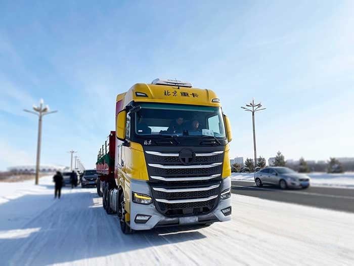 打造让用户放心的重卡,吴越俊零下46度亲临极寒测试现场慰问督战