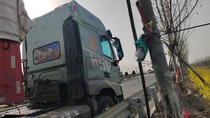 乘龙H5V牵引车