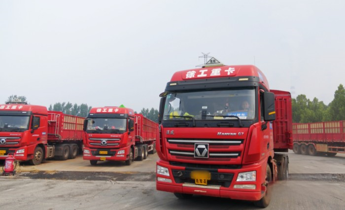 豪购60台危化品牵引车 徐工汽车开展标杆客户走访活动